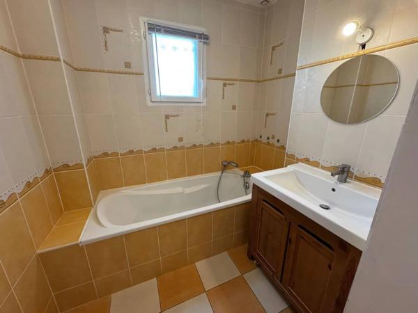 MAISON SITUEE A BELIGNEUX - CHANES