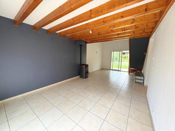 MAISON SITUEE A BELIGNEUX - CHANES