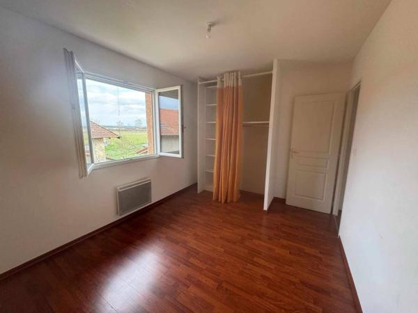 MAISON SITUEE A BELIGNEUX - CHANES