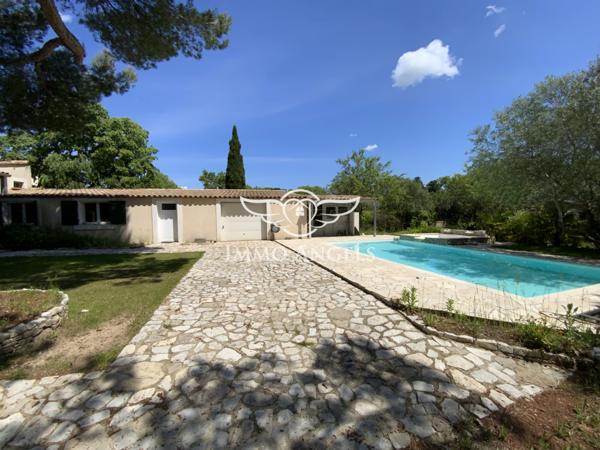 Nîmes, secteur privilégié, 10 mn Halles, Maison Carrée, maison 6 pièces, piscine, garage, parcelle de charme