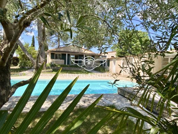 Nîmes, secteur privilégié, 10 mn Halles, Maison Carrée, maison 6 pièces, piscine, garage, parcelle de charme