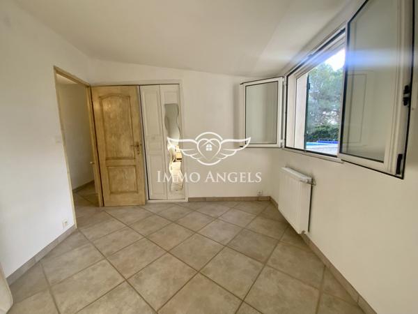 Nîmes, secteur privilégié, 10 mn Halles, Maison Carrée, maison 6 pièces, piscine, garage, parcelle de charme