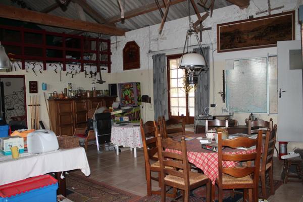 Chateaumeillant - Fermette avec véranda dans un hameau, avec grange sur un terrain de 2867m². Châteaumeillant (18370)