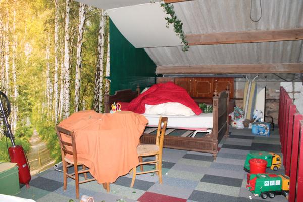 Chateaumeillant - Fermette avec véranda dans un hameau, avec grange sur un terrain de 2867m². Châteaumeillant (18370)