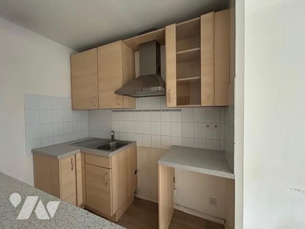 T2  Rez de chaussée avec jardinet et parking privatif aérien Quartier Monselet 