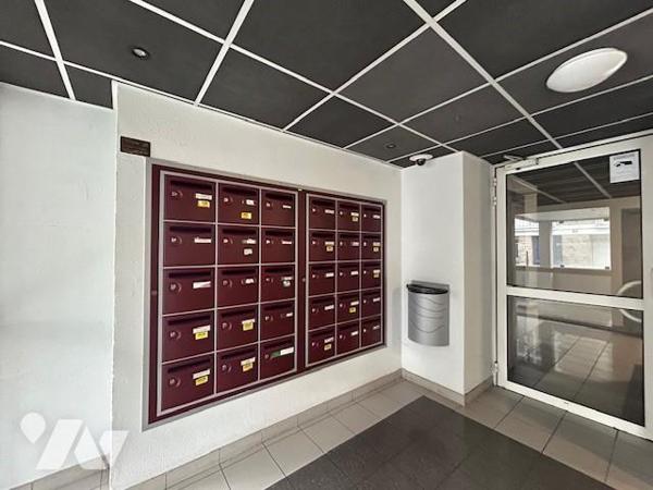 T2  Rez de chaussée avec jardinet et parking privatif aérien Quartier Monselet 