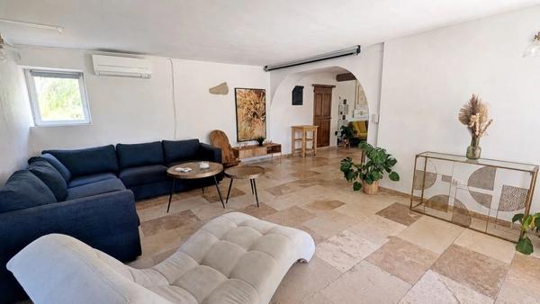 MÉRINDOL (84) | Magnifique propriété de 215 m² habitables (vendue meublée) avec 3 chambres d'hôtes