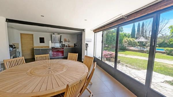 MÉRINDOL (84) | Magnifique propriété de 215 m² habitables (vendue meublée) avec 3 chambres d'hôtes