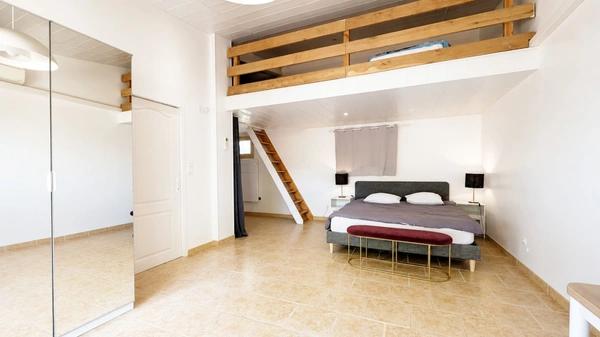 MÉRINDOL (84) | Magnifique propriété de 215 m² habitables (vendue meublée) avec 3 chambres d'hôtes