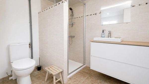 MÉRINDOL (84) | Magnifique propriété de 215 m² habitables (vendue meublée) avec 3 chambres d'hôtes