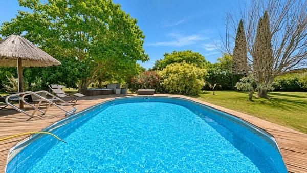 MÉRINDOL (84) | Magnifique propriété de 215 m² habitables (vendue meublée) avec 3 chambres d'hôtes
