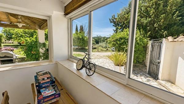 MÉRINDOL (84) | Magnifique propriété de 215 m² habitables (vendue meublée) avec 3 chambres d'hôtes