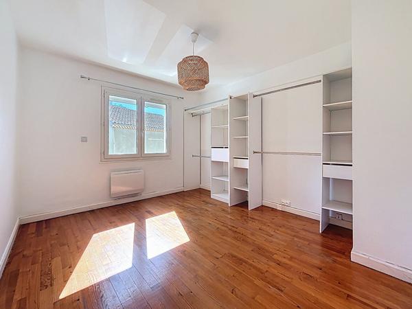 Exclusivité Nestenn. VALENCE CHATEAUVERT, charmant T3 rénové de 69m2 avec balcon