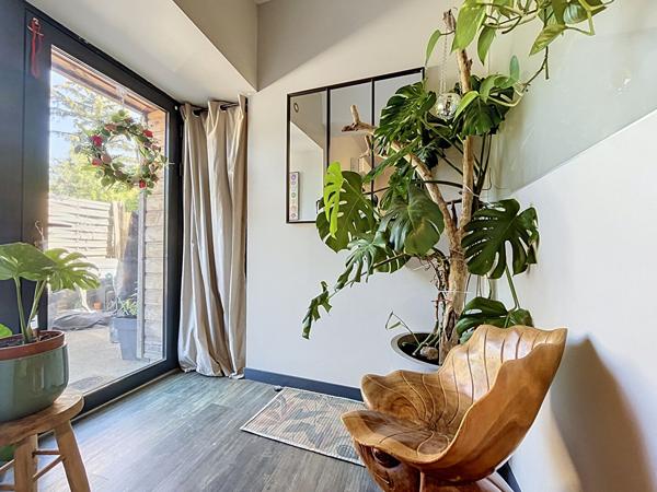 Appartement rénové avec goût, terrasse et parking