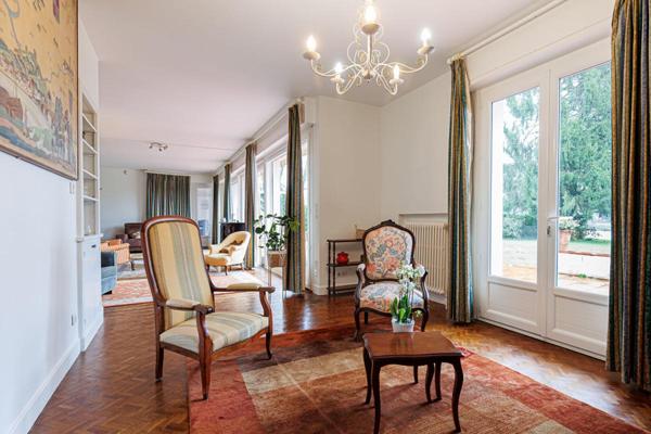 Maison d'architecte 6 chambres + appartement indépendant / Spa /Grand parc / Idéal Famille ou Investisseurs. Fort potentiel locatif