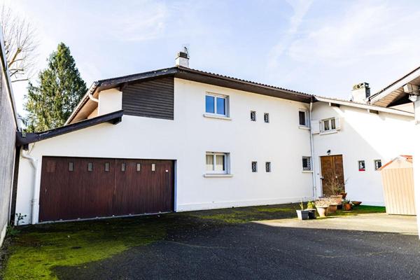 Maison d'architecte 6 chambres + appartement indépendant / Spa /Grand parc / Idéal Famille ou Investisseurs. Fort potentiel locatif