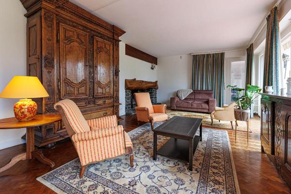 Maison d'architecte 6 chambres + appartement indépendant / Spa /Grand parc / Idéal Famille ou Investisseurs. Fort potentiel locatif