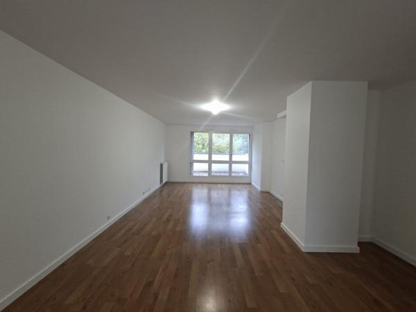 Appartement T5 à louer - 102 m² (réf : 512649)