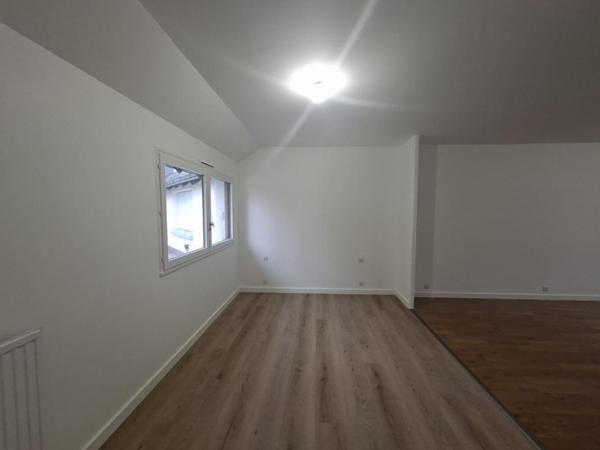 Appartement T5 à louer - 102 m² (réf : 512649)