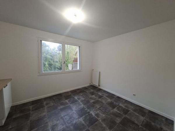 Appartement T5 à louer - 102 m² (réf : 512649)