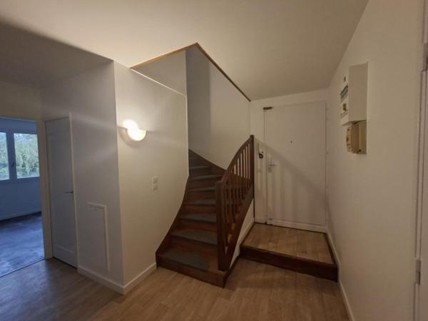 Appartement T5 à louer - 102 m² (réf : 512649)
