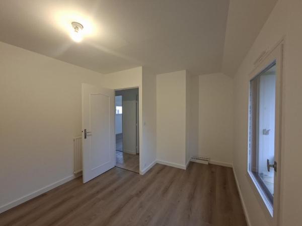 Appartement T5 à louer - 102 m² (réf : 512649)