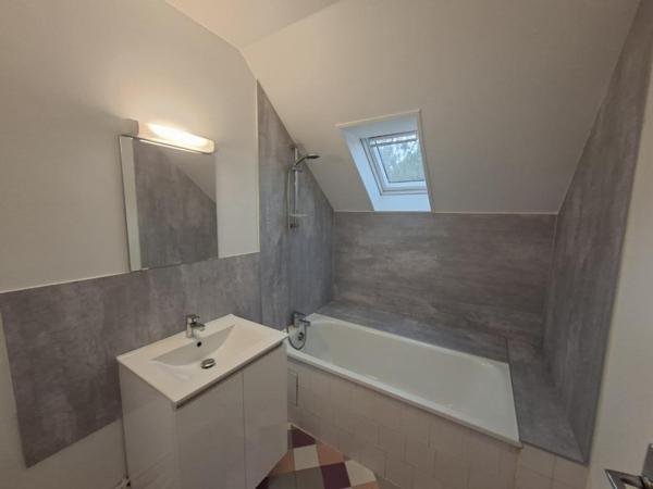 Appartement T5 à louer - 102 m² (réf : 512649)
