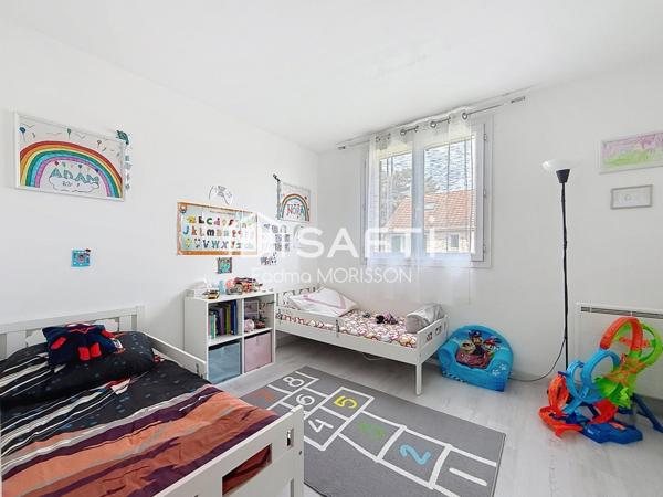 Maison familiale à proximité de la gare RER A.