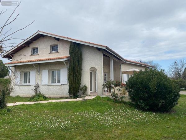 Maison individuelle à vendre à Parempuyre en Gironde (33290), ref : 032/1618   
Centre