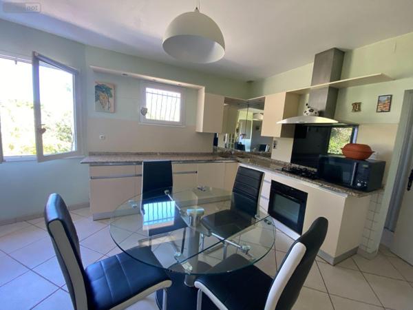 Maison individuelle à vendre à Parempuyre en Gironde (33290), ref : 032/1618   
Centre