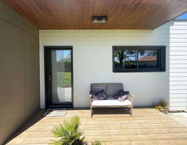 Dpt (17), à vendre maison P8 - Terrain de 1 400,00 m²