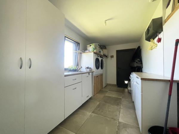 Dpt (17), à vendre maison P8 - Terrain de 1 400,00 m²