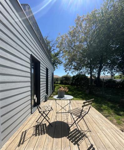 Dpt (17), à vendre maison P8 - Terrain de 1 400,00 m²