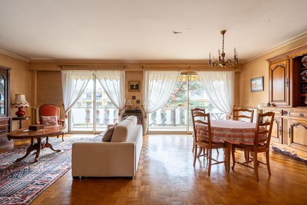 Appartement 2 pièce(s) - ascenseur €375 000 ** - Référence 13136