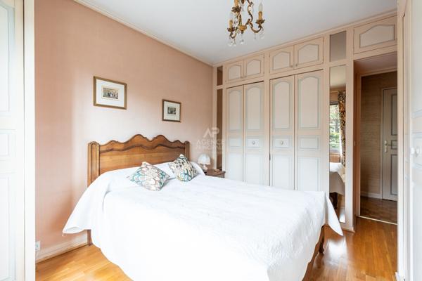 Appartement 2 pièce(s) - ascenseur €375 000 ** - Référence 13136