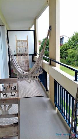 Bel appartement lumineux et possédant un grand balcon dans un secteur très recherché