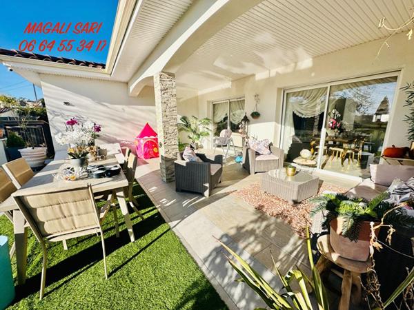 Villa Saint Hilaire De Brethmas 5 pièce(s) 114 m2 + Pool House