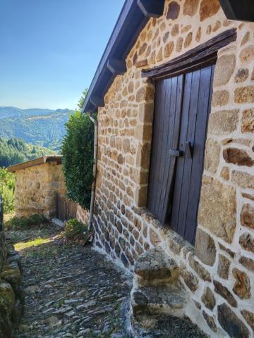 Maison en pierres à vendre 7 pièces SAINT MARTIN DE VALAMAS (07)