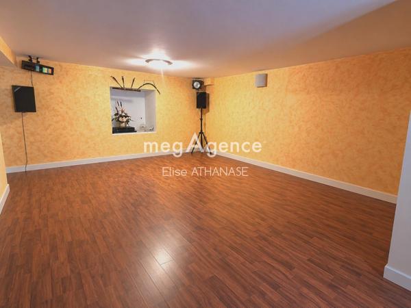 Maison à FOUGERES, 35300 - 7 pièces 155m²