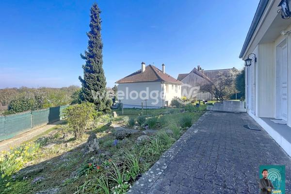 Maison à vendre 7 pièces de 134 m² à Jouy-le-Moutier