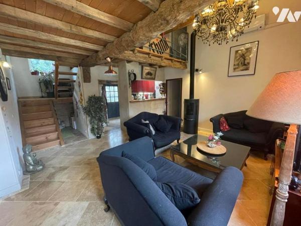 Maison de 184 m² et ses dépendances.