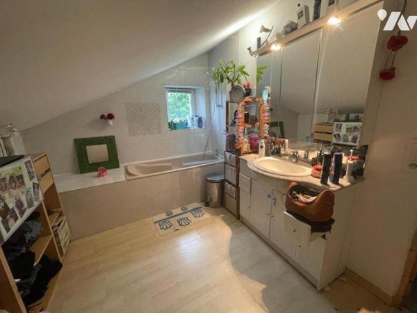 Maison de 184 m² et ses dépendances.