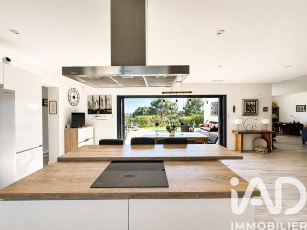 Maison à vendre 7 pièces 168,27 m² Nîmes