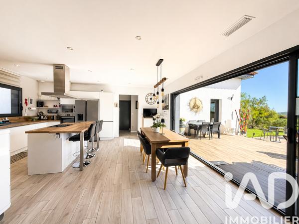 Maison à vendre 7 pièces 168,27 m² Nîmes