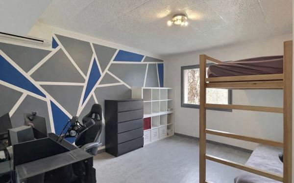 Maison à vendre    5 pièces •  La Ville-du-Bois