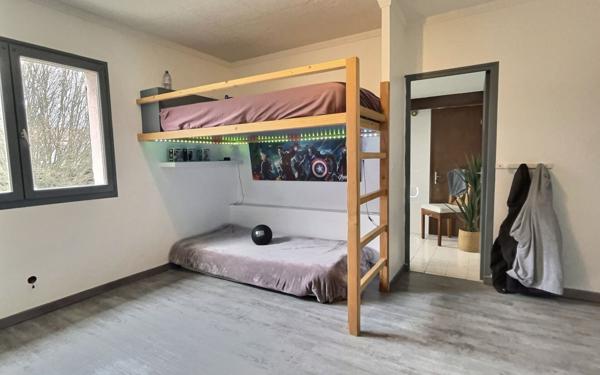 Maison à vendre    5 pièces •  La Ville-du-Bois