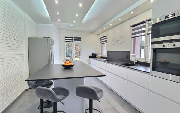 Maison à vendre    5 pièces •  La Ville-du-Bois