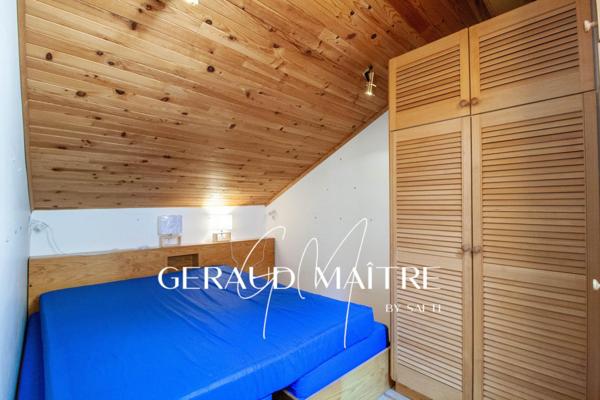 Hameau de 17 maisons sur un terrain de 35 Ha avec source et rivière