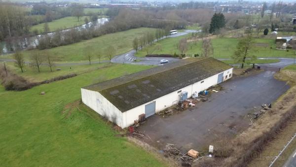 Bâtiment à MOUZON (08210)