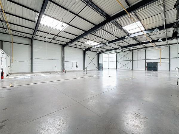 Local d'activité Brissac Loire Aubance 800 m2